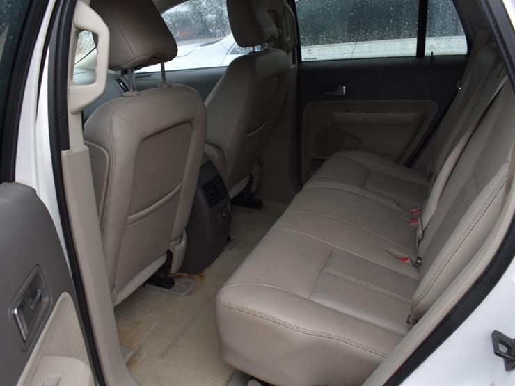 2010-ford-edge-image-6