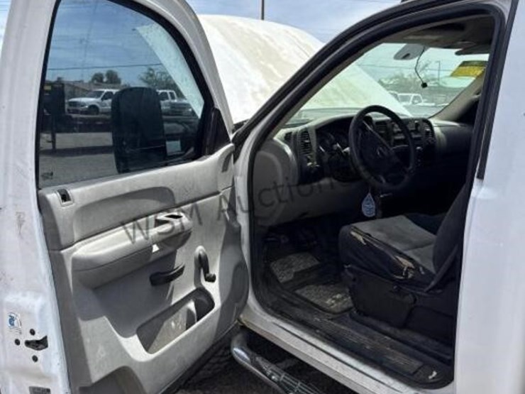 2009-gmc-sierra-2500hd-image-21