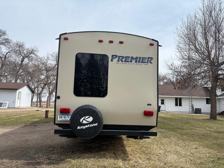 2016-keystone-camper-image-1