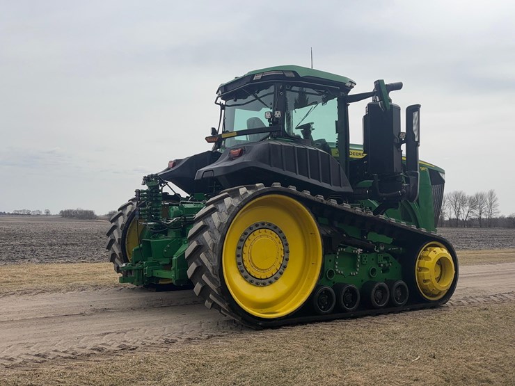 2024-john-deere-9rt-590-tractor-image-5