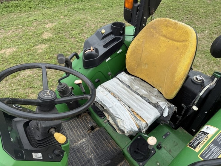 2020-john-deere-5075e-image-16