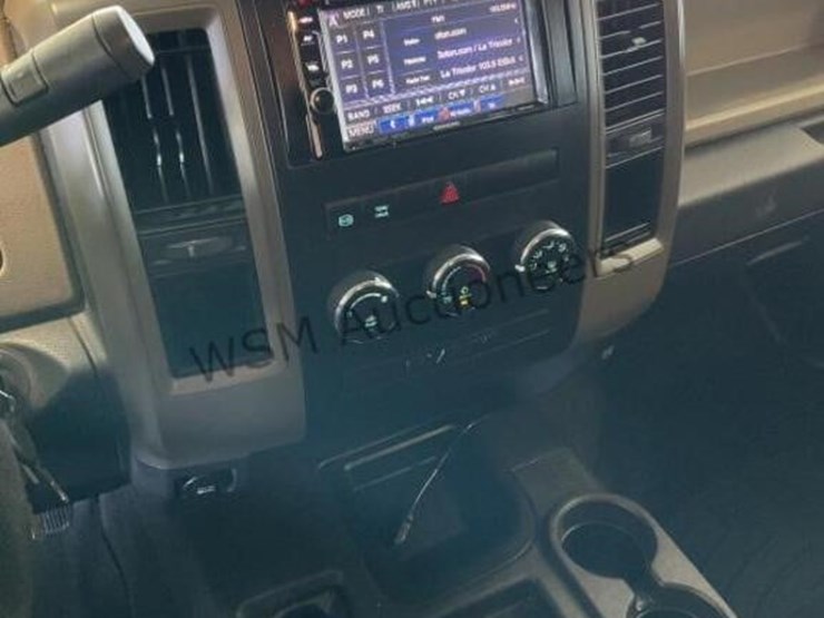 2012-dodge-3500-image-21