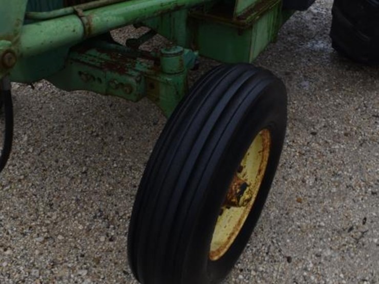 john-deere-2440-image-8
