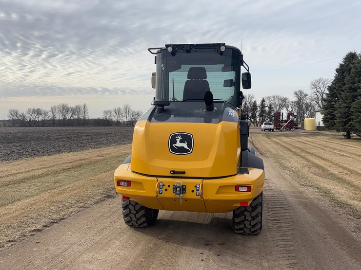 2023-deere-324l-image-6