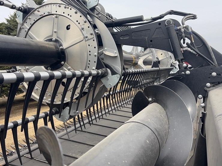 2024-mac-don-fd240-image-13