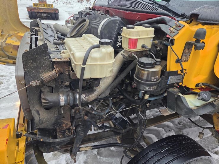 2005-massey-ferguson-8-image-33