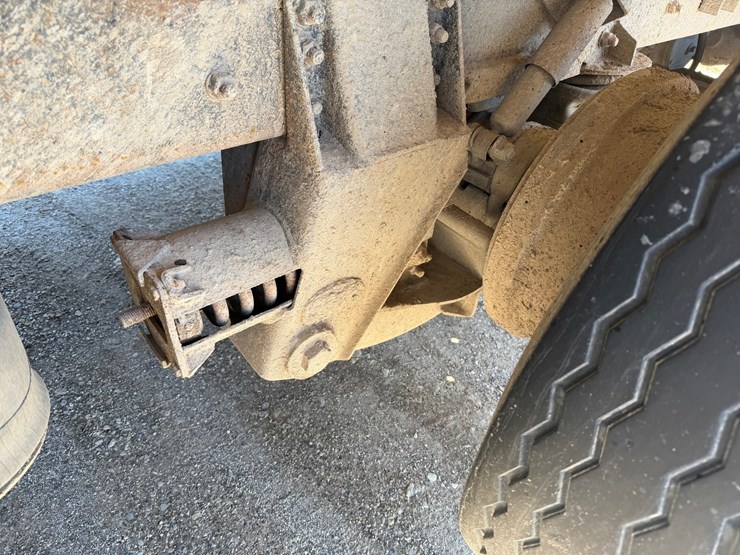 1995-mack-cl713-image-35