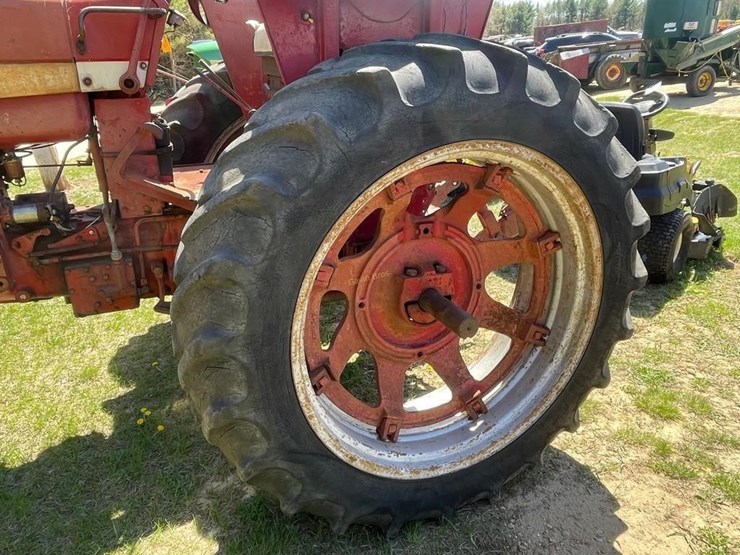 farmall-656-gas-tractor-image-5