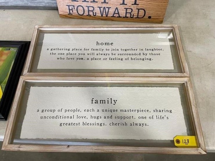 "family"-&-"home"-décor-image-1