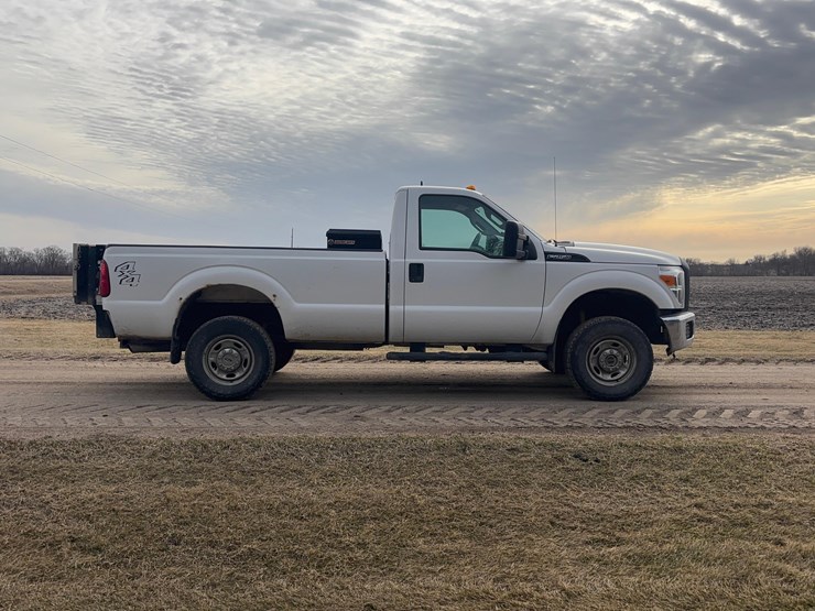 2014-ford-f250-xl-image-4