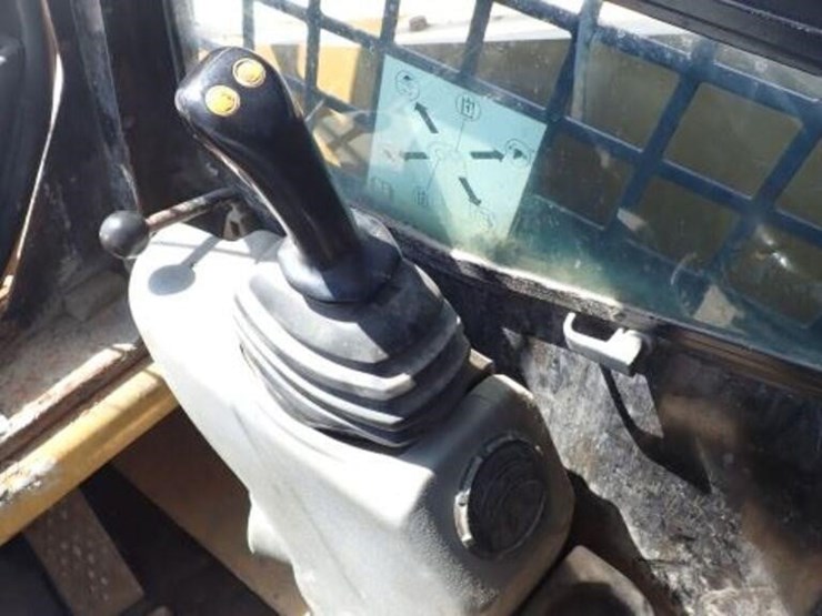 2009-caterpillar-232b-image-21