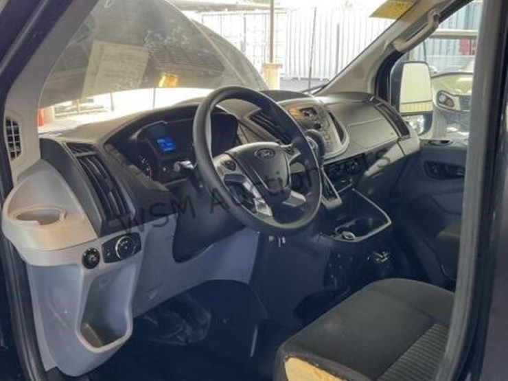 2019-ford-transit-image-24