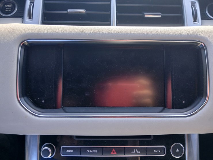 2016-land-rover-range-rover-image-41