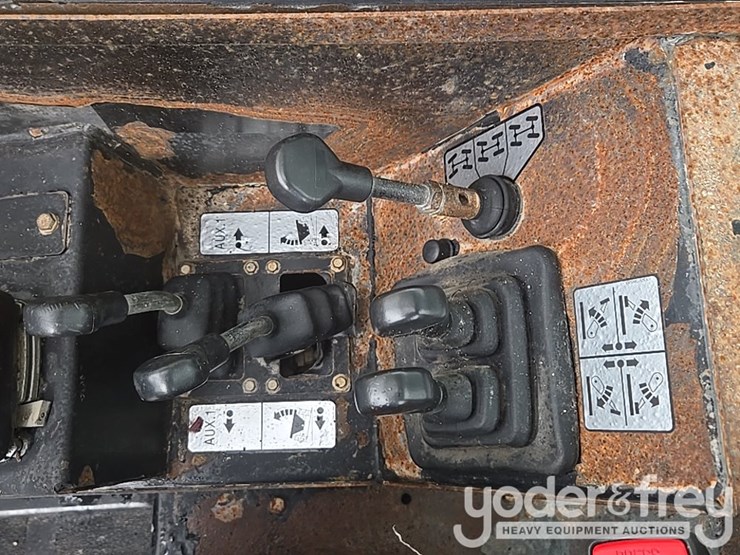 2017-jcb-510-56-image-71