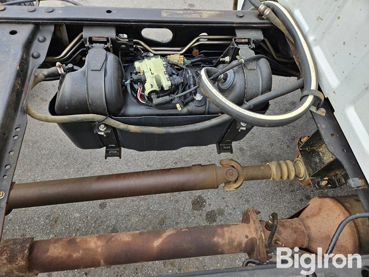 2012-ford-f550-xl-image-15