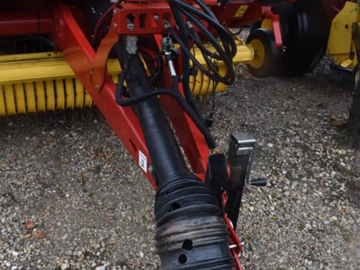 new-holland-roll-belt-560-image-3