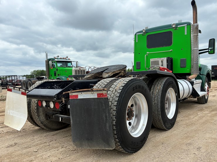 2019-kenworth-t880-image-4