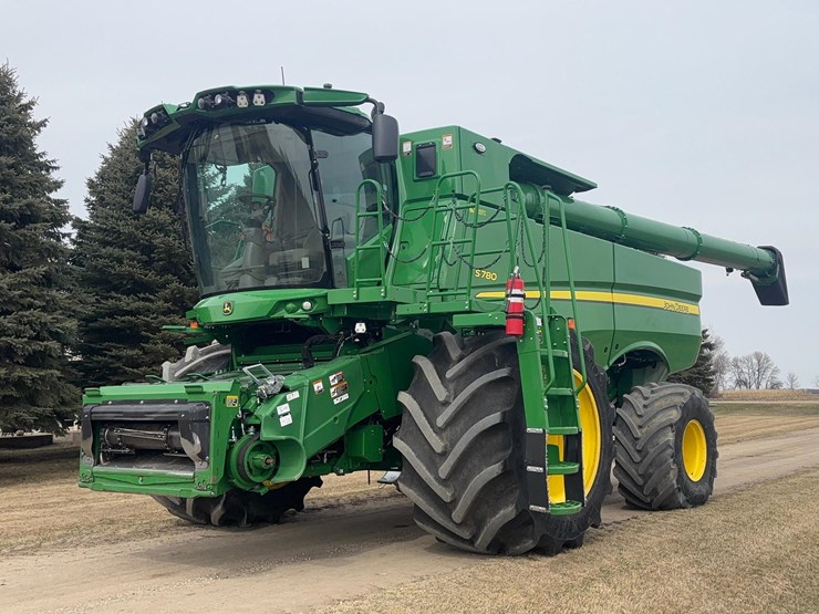 2023-john-deere-s780-image-1