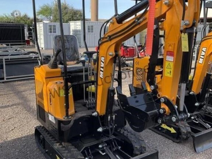 2026-miva-15-mini-excavator-image-1