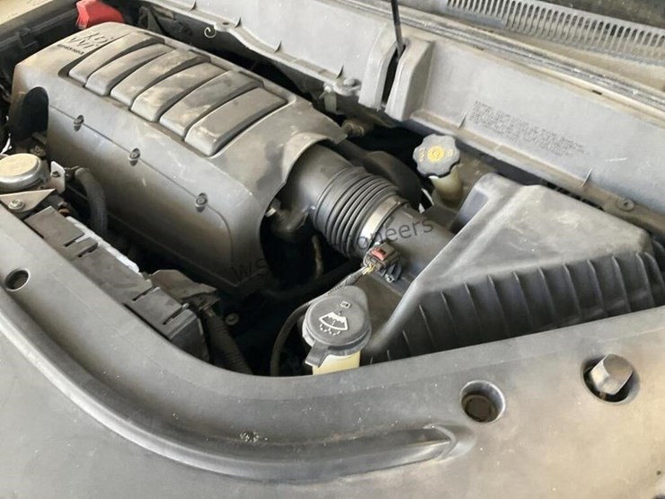 2012-chevrolet-traverse-ls-image-12