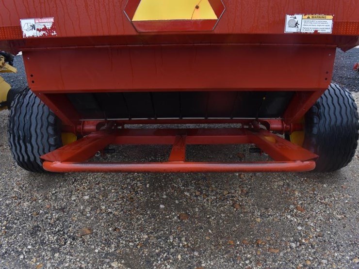 new-holland-br7090-image-9