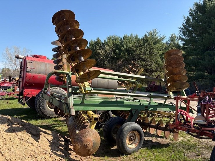 john-deere-230-image-4