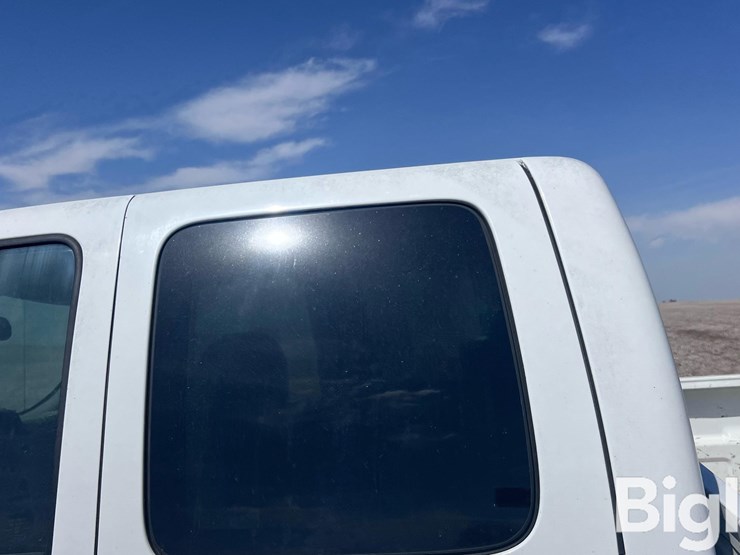 2004-chevrolet-silverado-2500-image-14