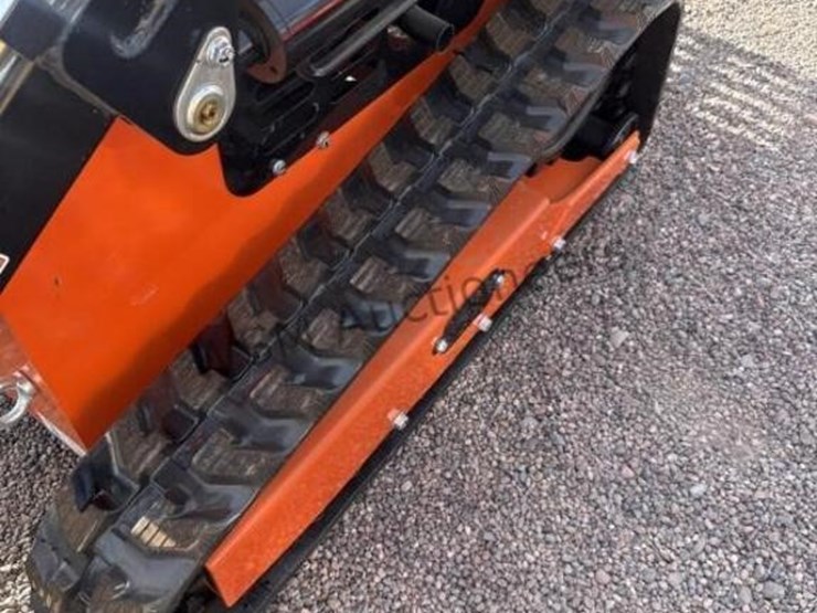 2026-sdl-36c-stand-up-skid-steer-image-7