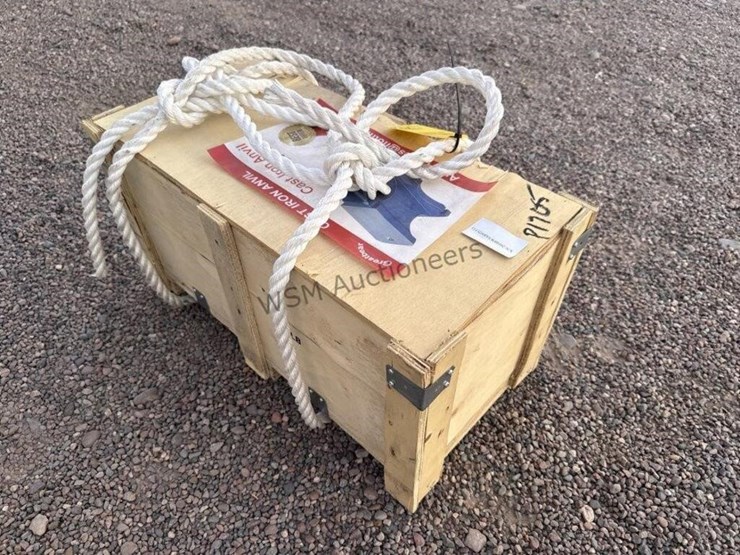 great-bear-200lbs-cast-iron-anvil-image-3