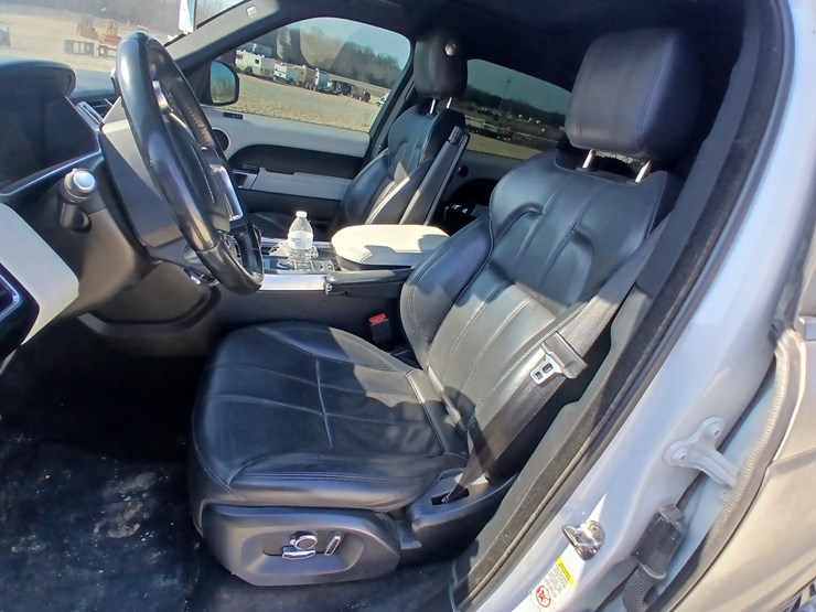 2016-land-rover-range-rover-image-28