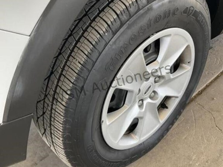 2013-ford-explorer-image-8