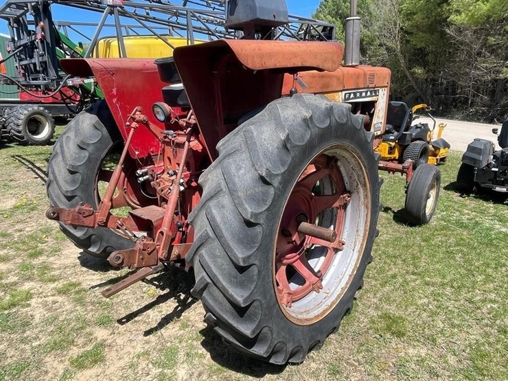 farmall-656-gas-tractor-image-7