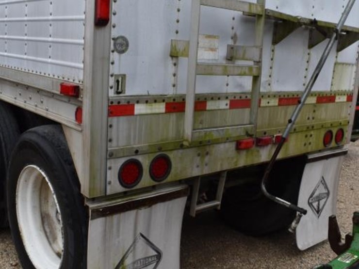 1996-wilson-grain-trailer-image-6