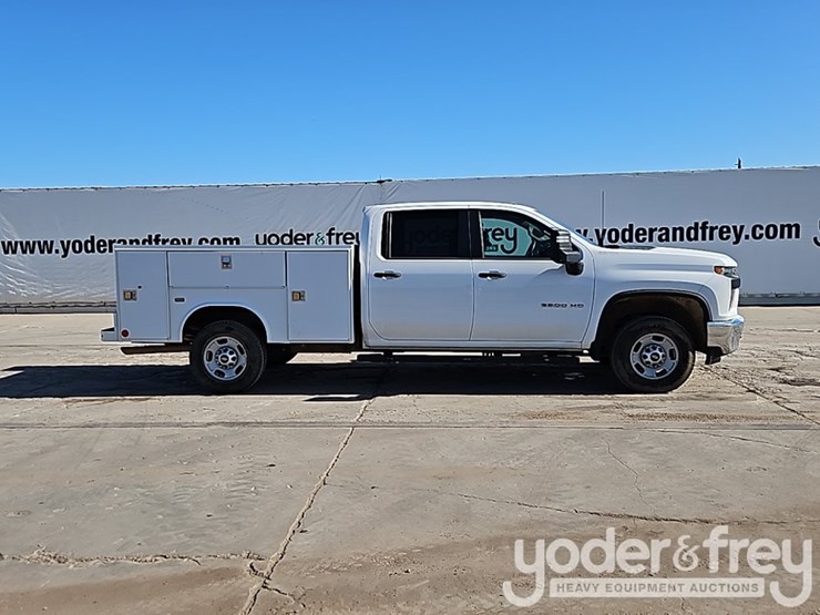 2022-chevrolet-2500hd-image-6