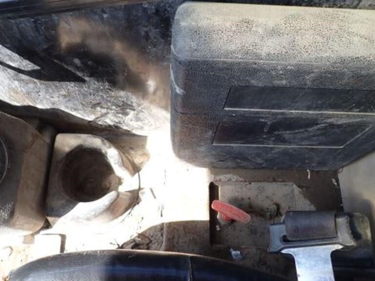 2009-caterpillar-232b-image-22