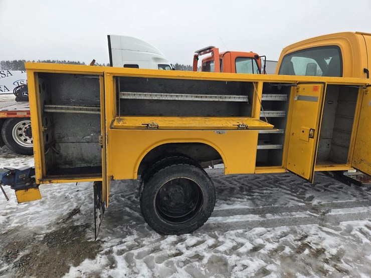 2005-massey-ferguson-8-image-19