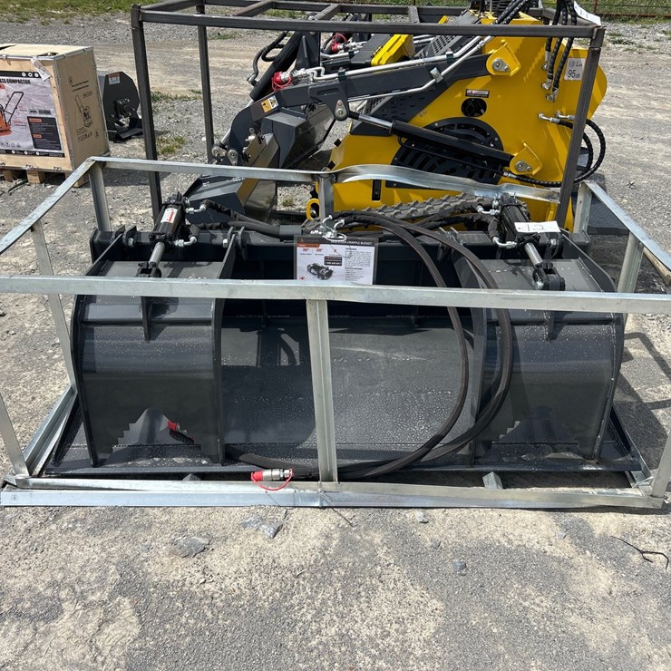 #12 • 72” SKID STEER GRAPPLE BUCKET