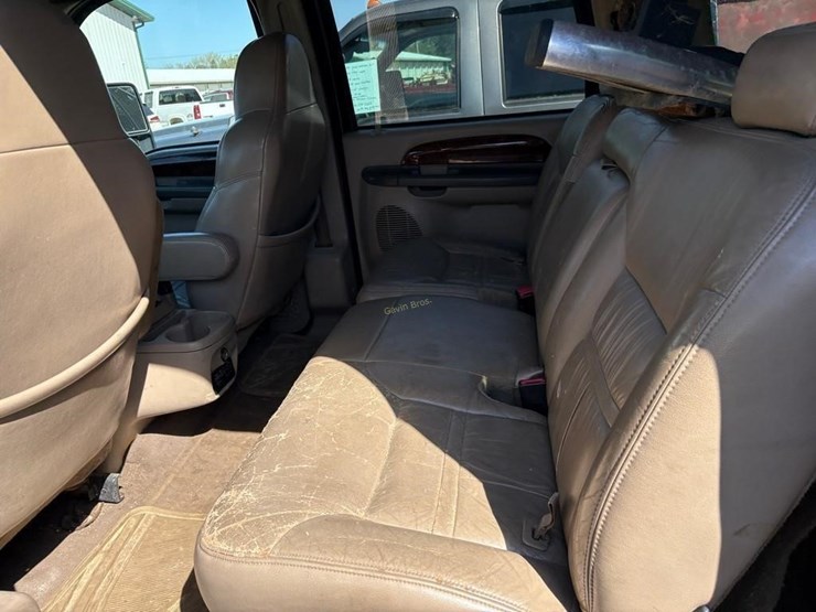 2001-ford-excursion-image-11