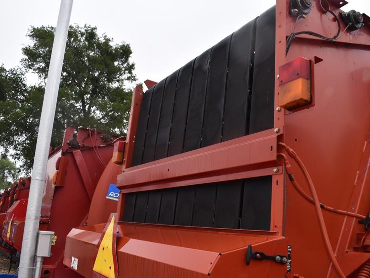 new-holland-br7090-image-12