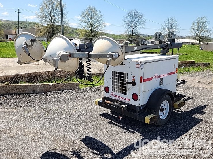 magnum-light-tower-image-3