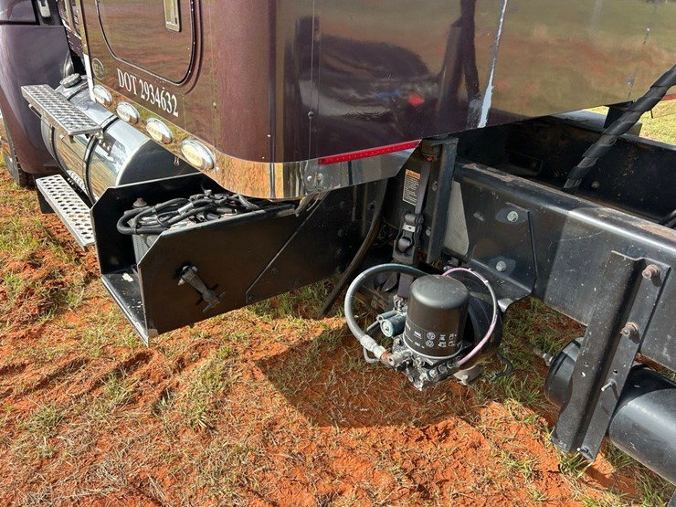 2009-kenworth-t300-image-9