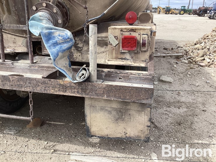 1965-fruehauf-trailer-image-18