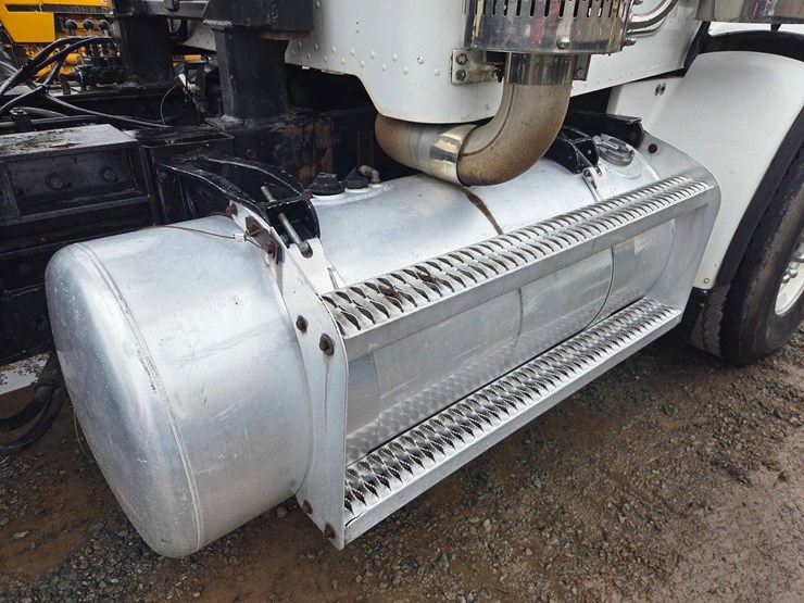 1995-peterbilt-357-image-16