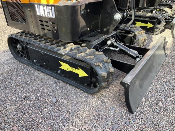 2026-miva-15-mini-excavator-image-5