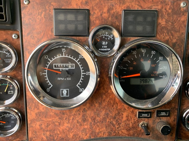 2005-kenworth-t800b-image-22