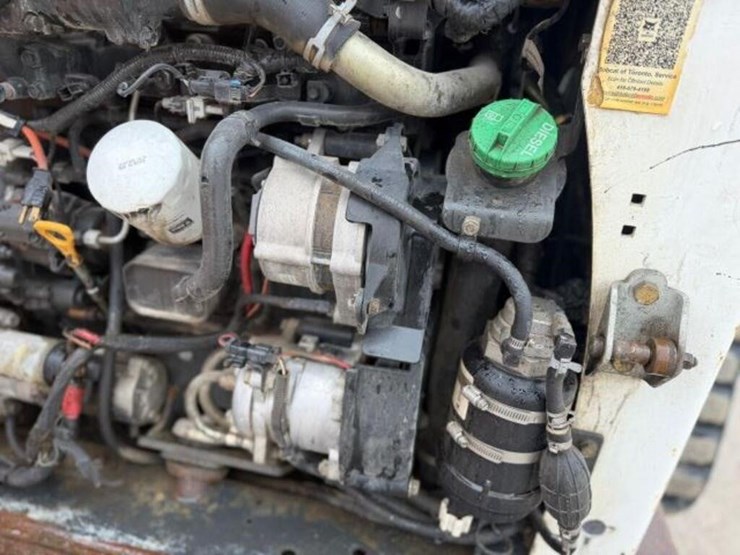 2016-bobcat-t750-image-31