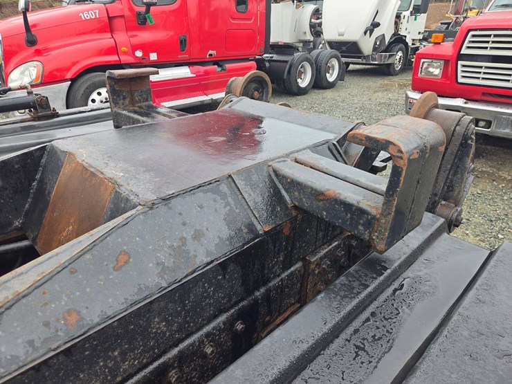 1995-peterbilt-357-image-29