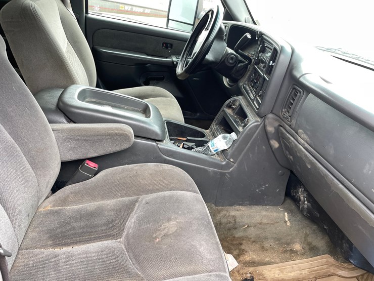 2003-gmc-sierra-2500-image-21