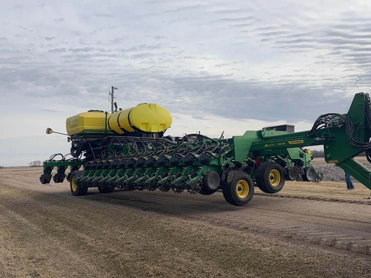 2024-john-deere-db66-image-2