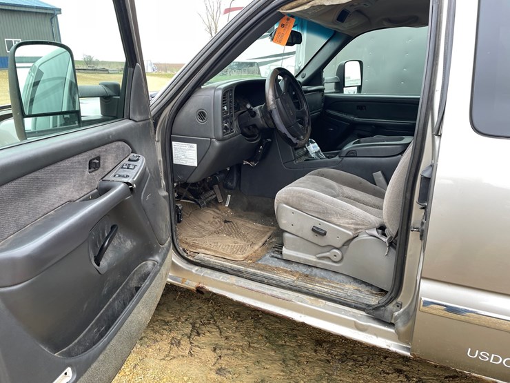 2003-gmc-sierra-2500-image-13